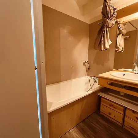 2 Pieces Pour 5 Personnes Avec Acces Direct Aux Pistes Et Balcon - Vallandry - Fr-1-757-99 * Landry